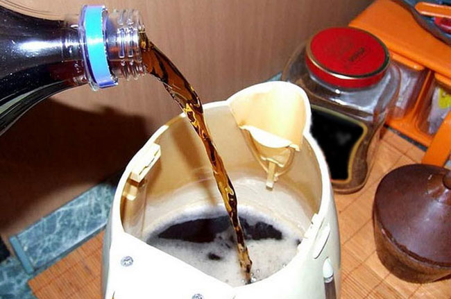 кока-кола для очистки чайников